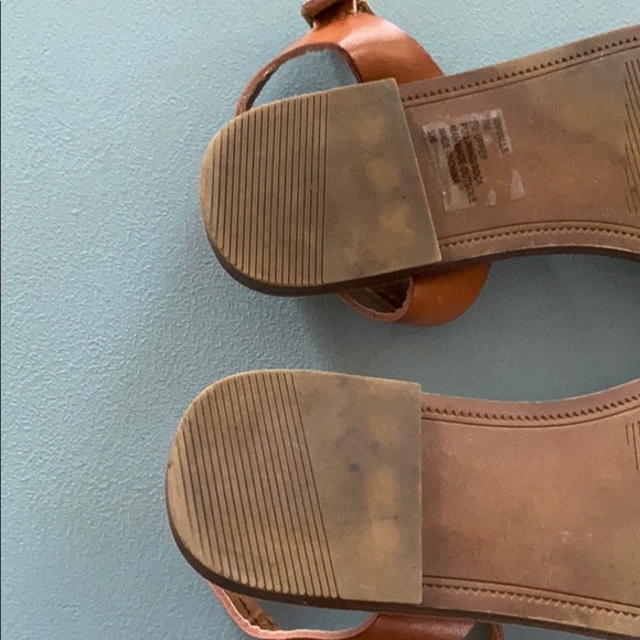Steve Madden Tan Flat Sandals - Picture 6 of 8
